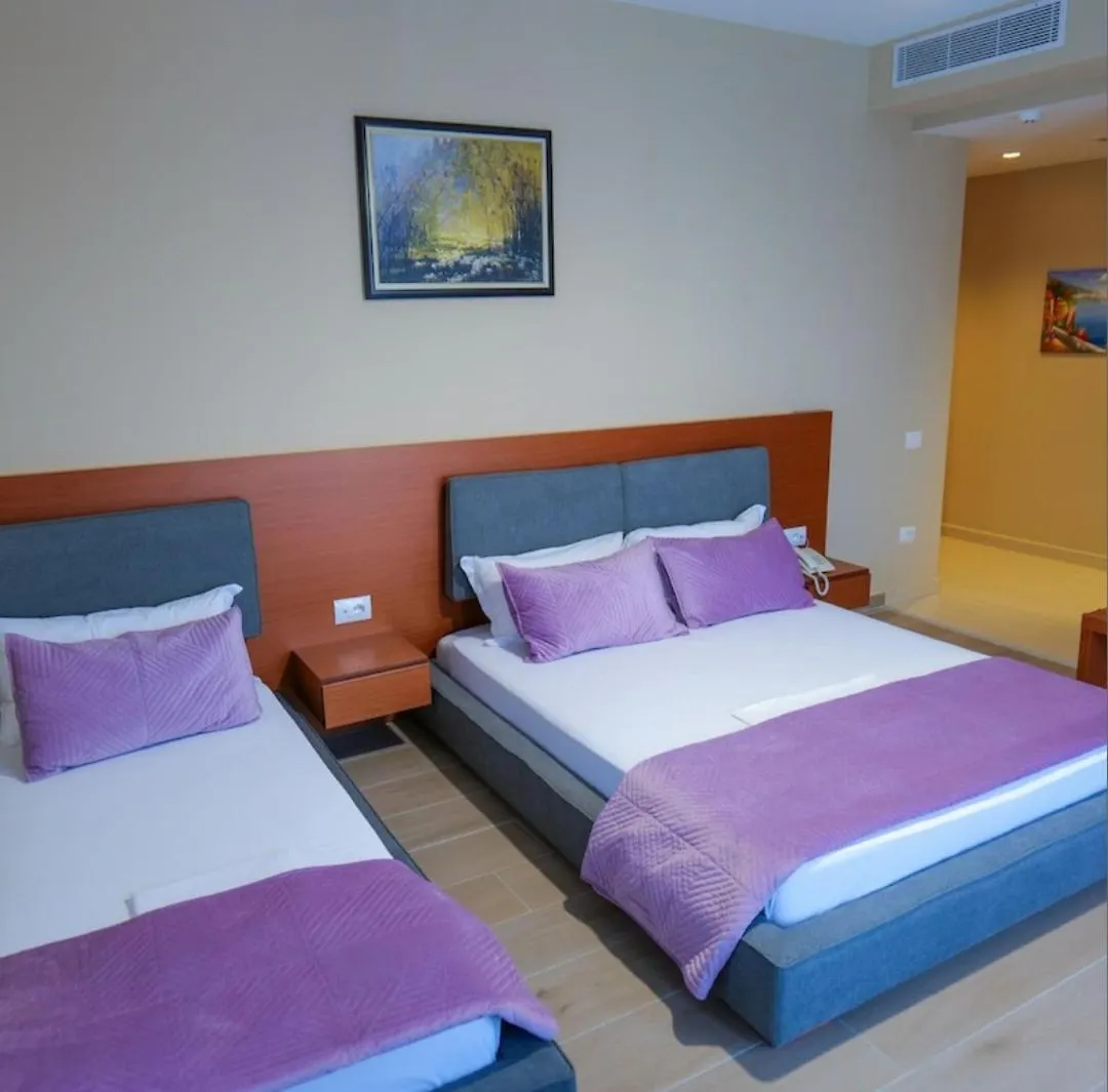 6 Milje Hotel Ksamil 4*,