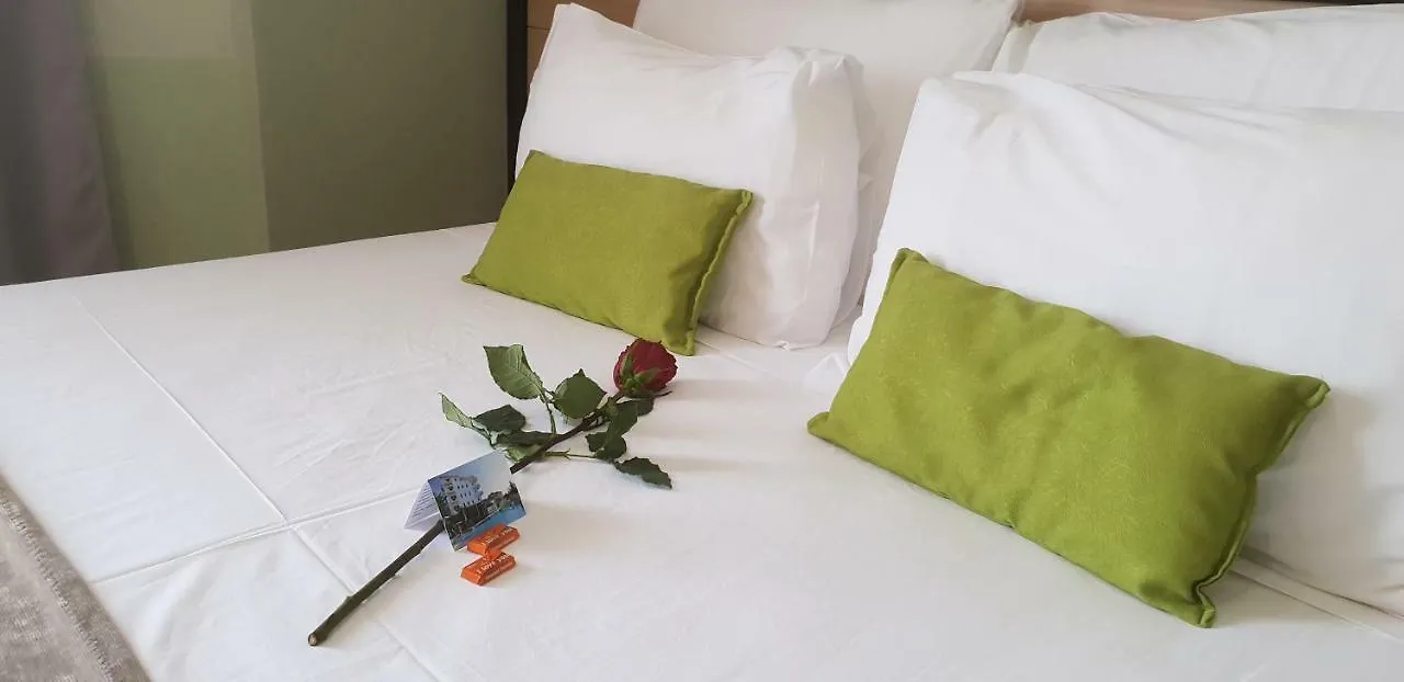 6 Milje Hotel Ksamil 4*,
