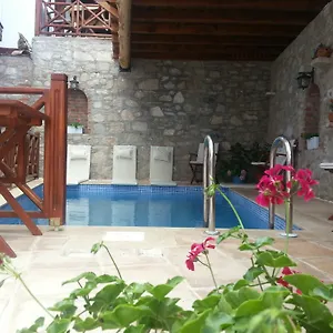 Amazon Petite 3* Selçuk